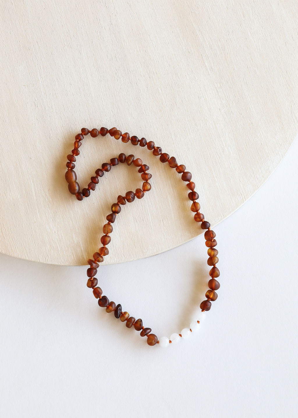Ambre brut de la Baltique Cognac + Pierre de lune || Collier