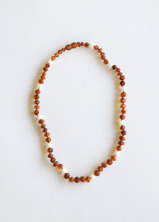 Collier « Raw Cognac Baltic Amber + Pearl Halo »