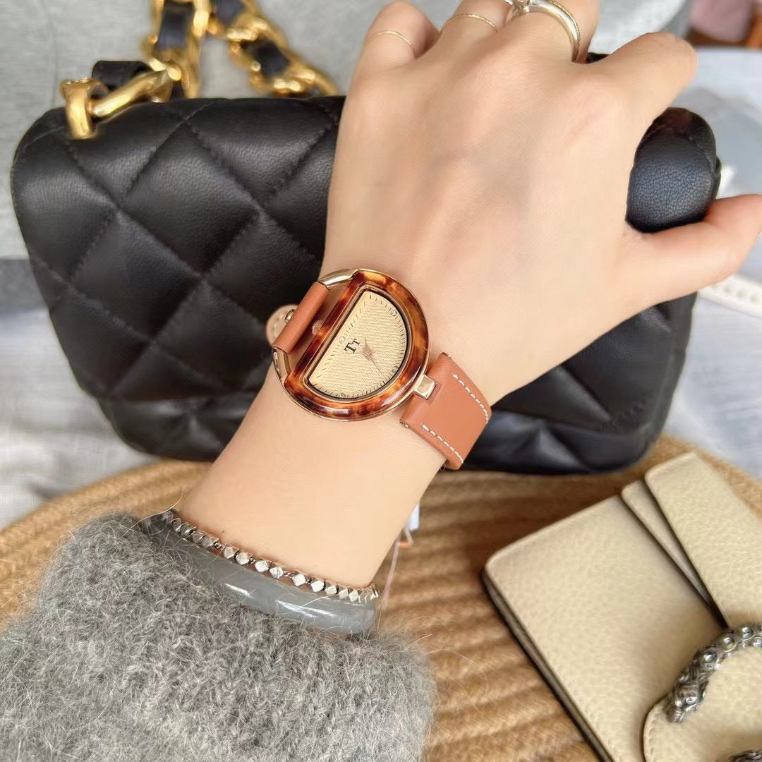 Womens Watch With A Genuine Leather Strap Simple And Elegant