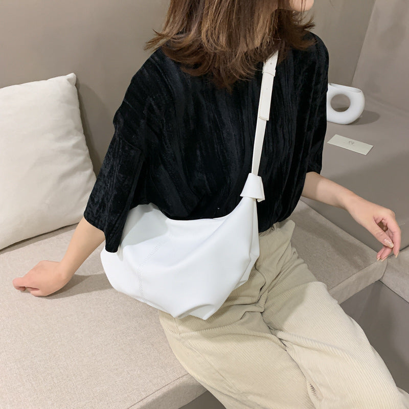New PU Leather Shoulder Bag for Women Designer Wide Belt Handbags with Chain For LadiesWomen'S Big Bag Spring New Fashion Korean Leisure Half Round Women'S Bag Simple Large Capacity One Shoulder Oblique