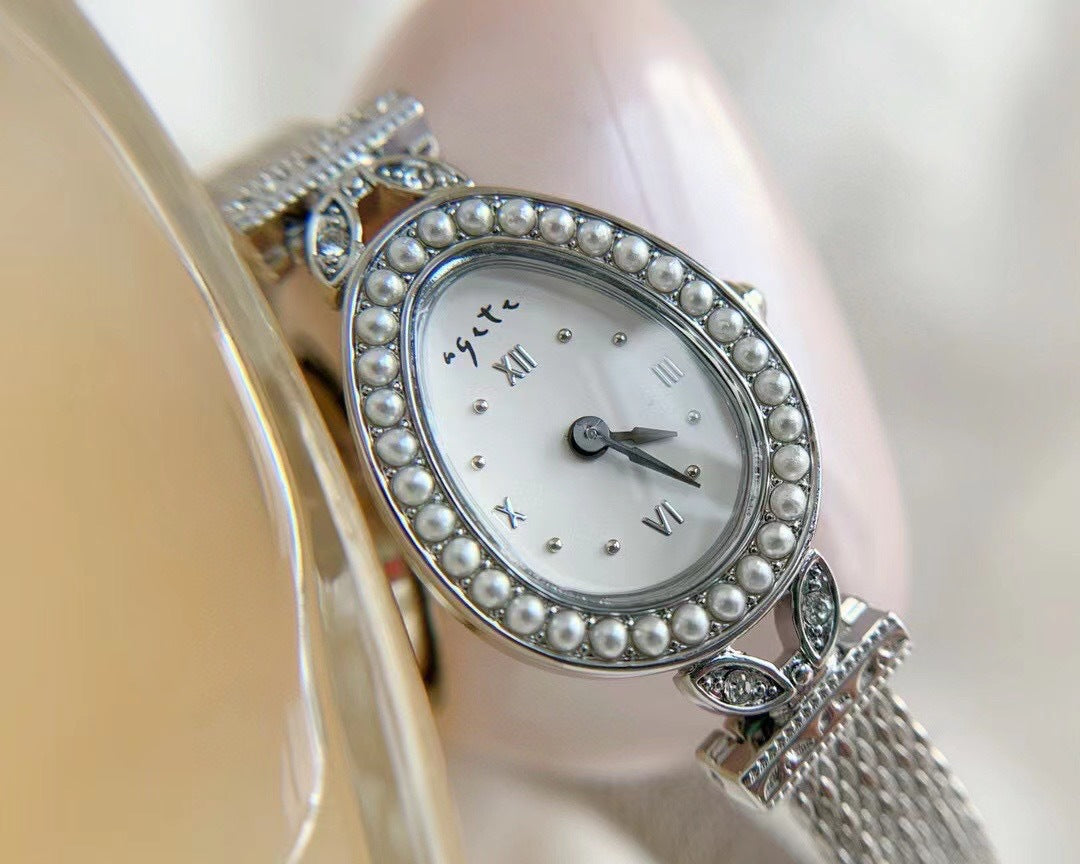 Vintage Square Watch For Women A Dainty Mini Square Design With A Wheat-sheaf Motif