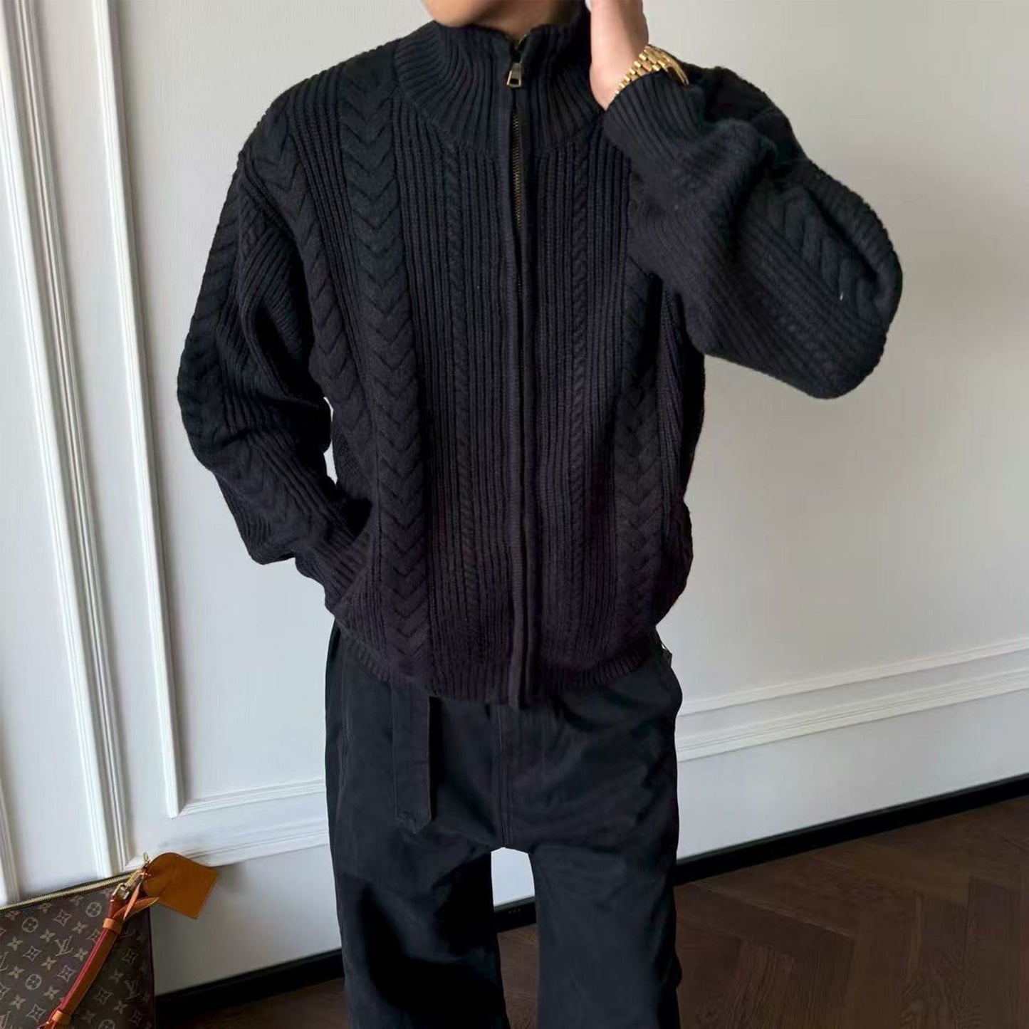 Laid-back Knit Cardigan For Fall And Winter