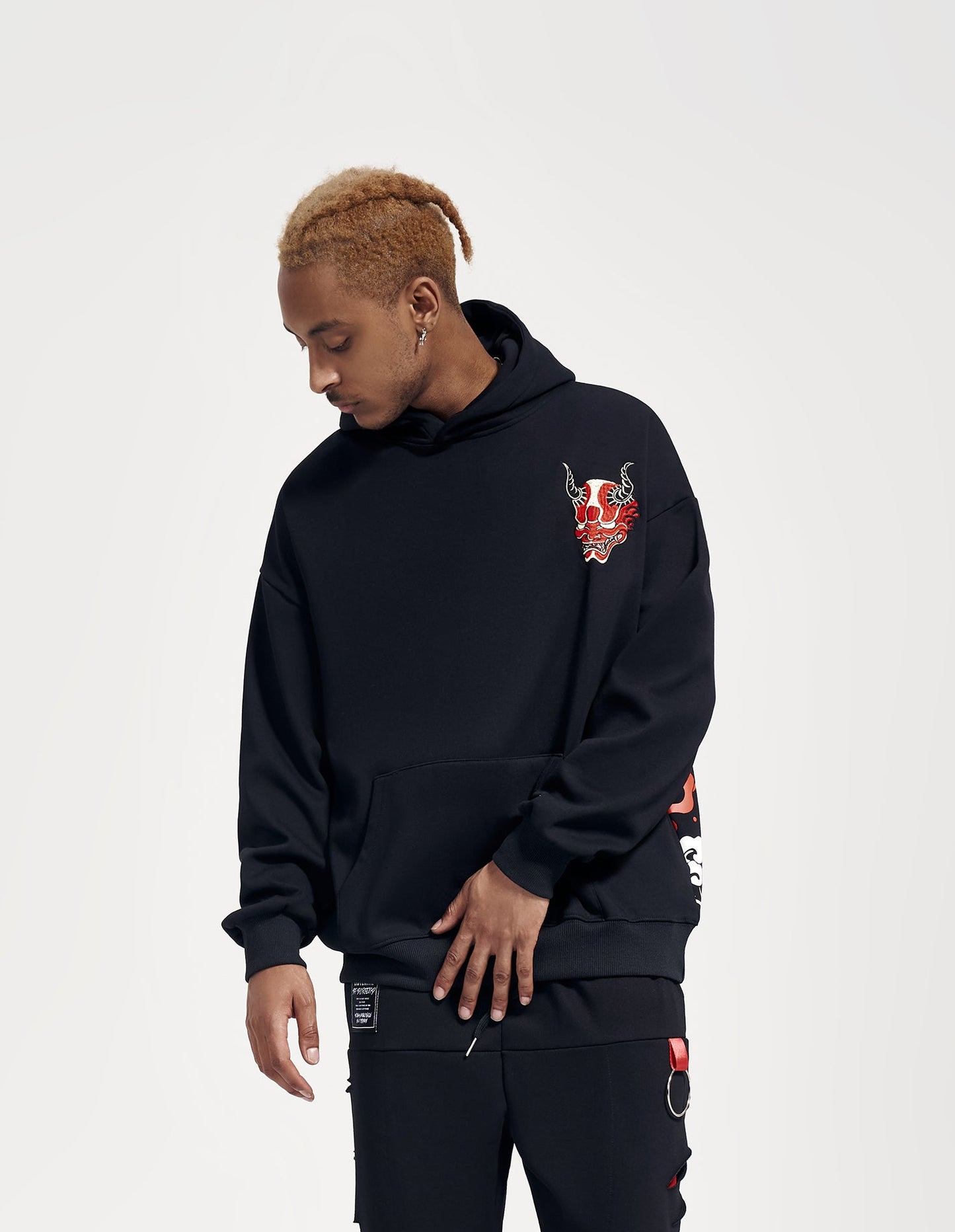 KH9060 Roter Dämon Stickerei Hoodie