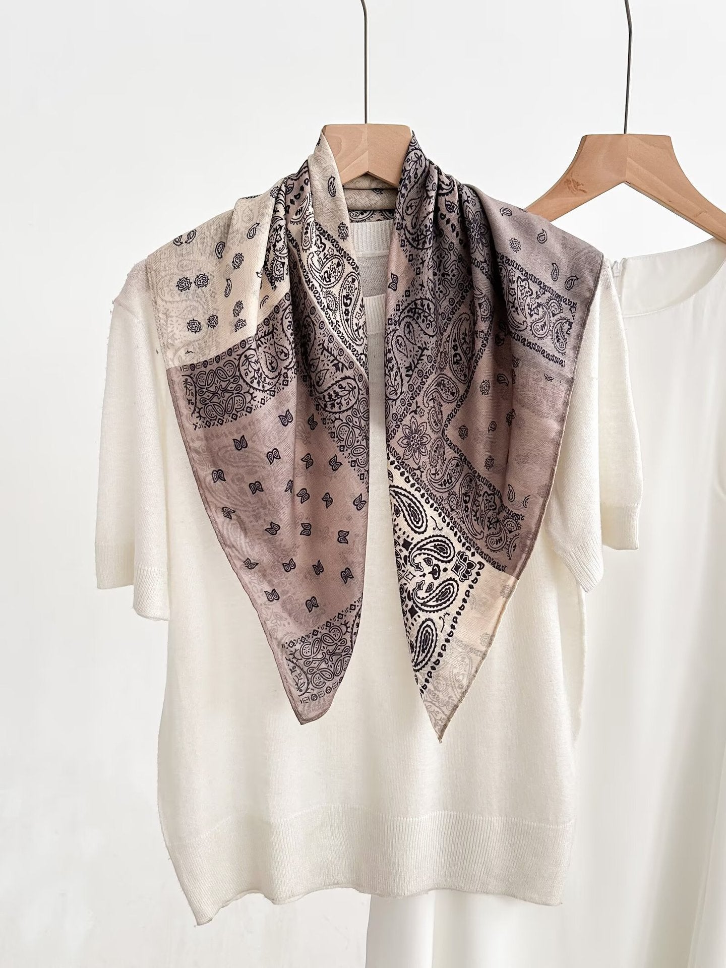 Women's Vintage High-end Outer Silk Scarf
