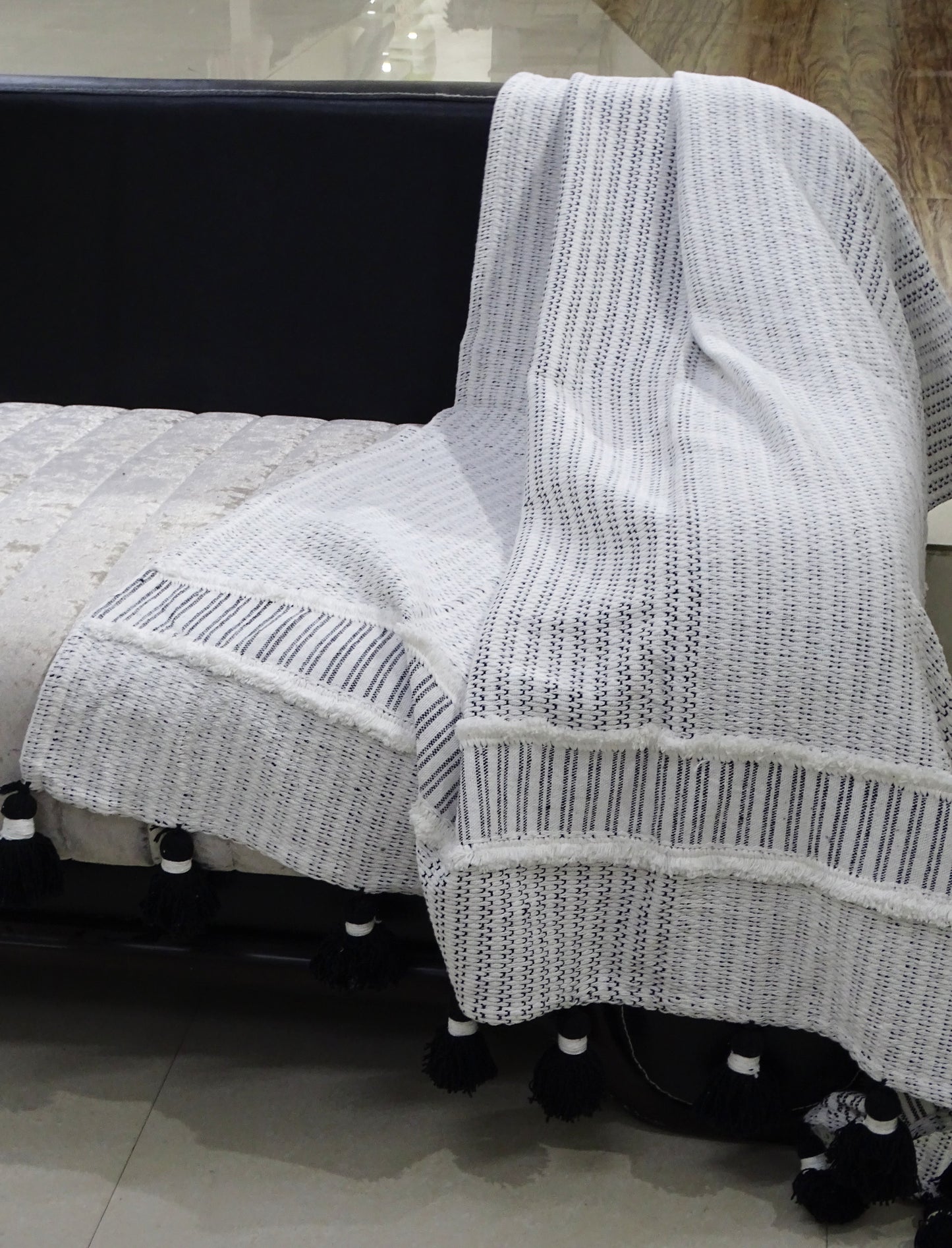 Hand loom Woven Textured Throw Black & Off White