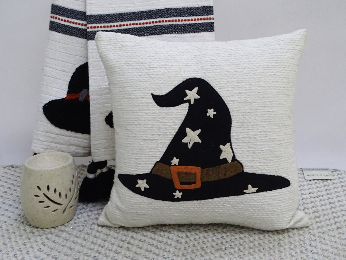 Vibhsa Halloween Decorative Throw Pillow 20" x 20"