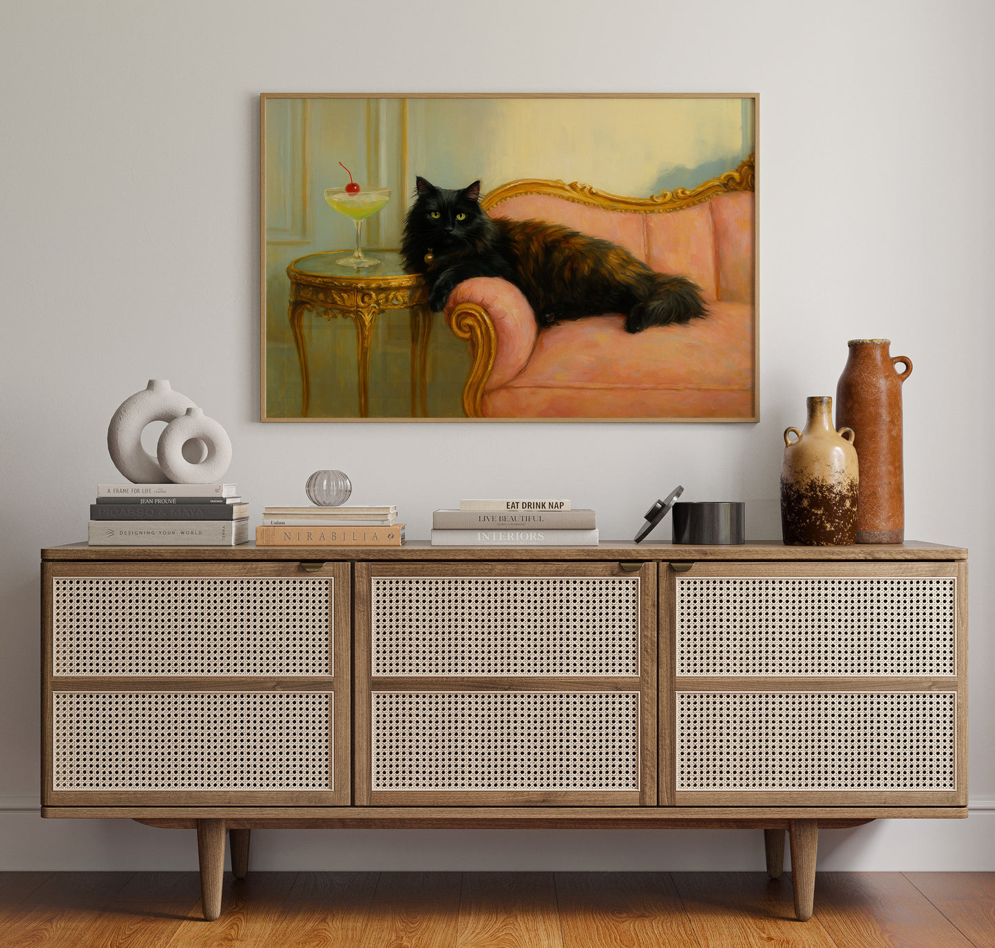 Chat royal avec un Martini Cerise
