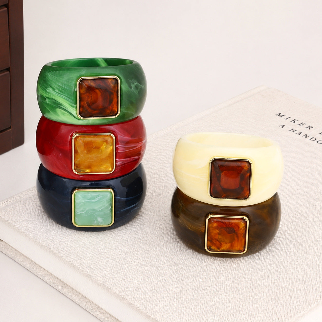 Retro Ombre Gold-Edged Square Resin Bracelet