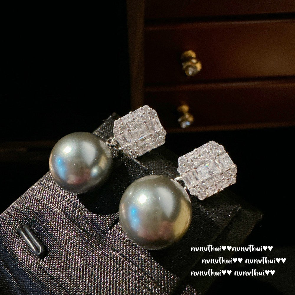 Cube Sugar Gem Real Hemp Gray Pearl Earrings Abalone Fritillary