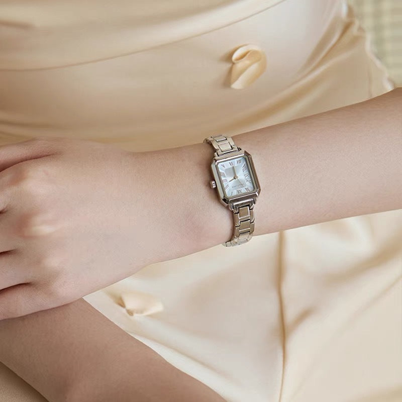 New Square Watch Womens Fashionable And Elegant Style