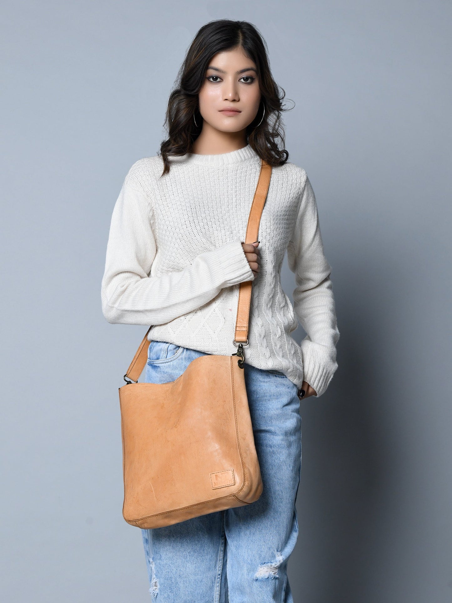 Serenity Everyday Crossbody Sling, Hellbraun