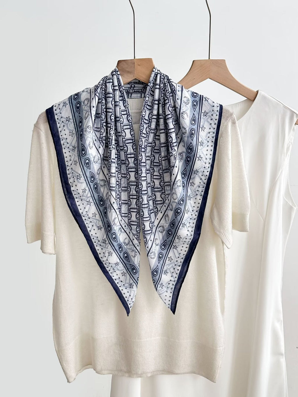 Women's Vintage High-end Outer Silk Scarf