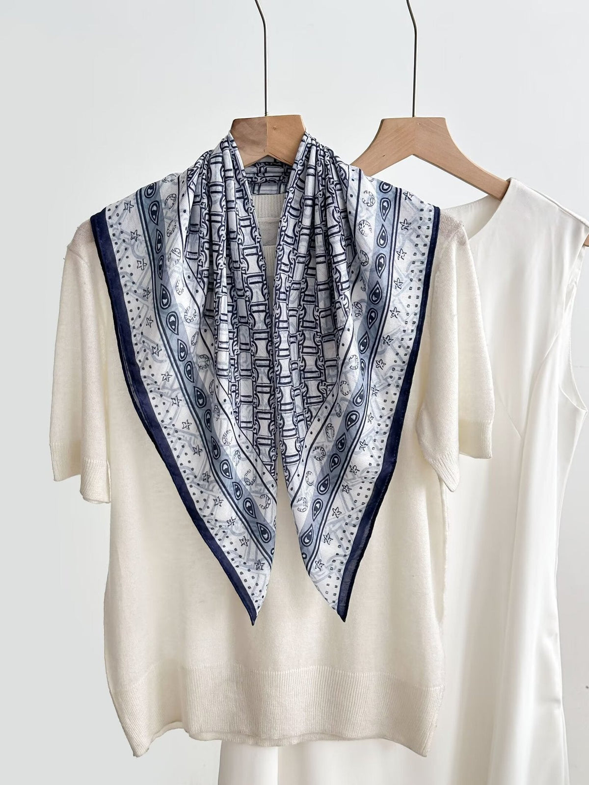 Women's Vintage High-end Outer Silk Scarf