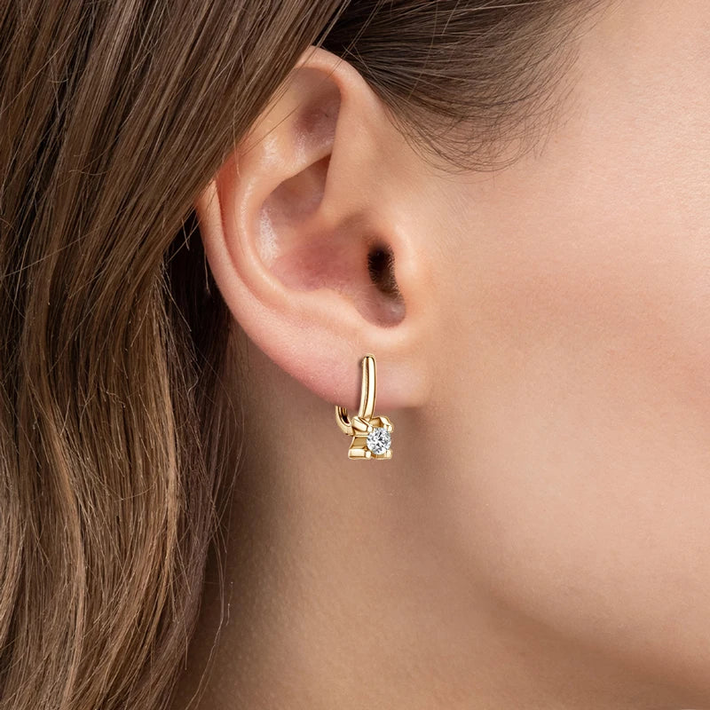 Boucles d'oreilles créoles huggies en argent sterling 925 avec moissanite 5 mm couleur D pour femmes