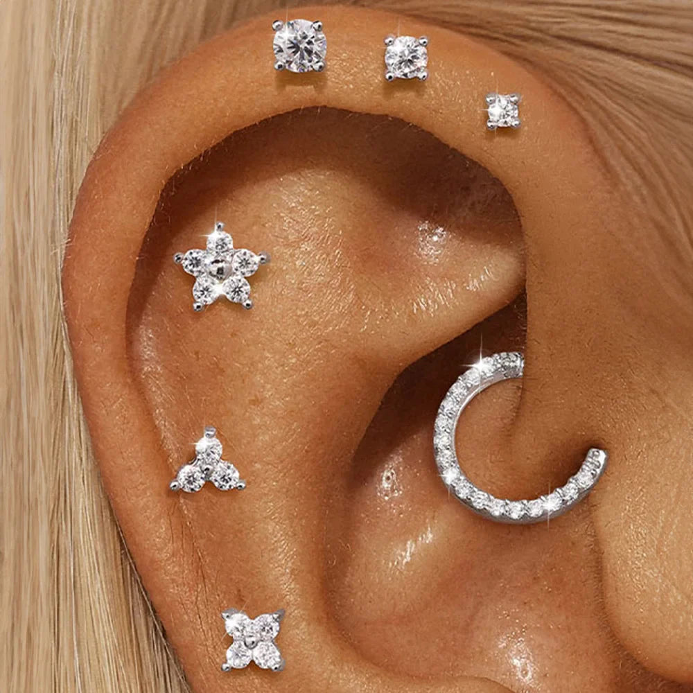 Ohrstecker für Damen aus 925er Sterlingsilber mit Mini-Moissanit-Vierkrappenfassung