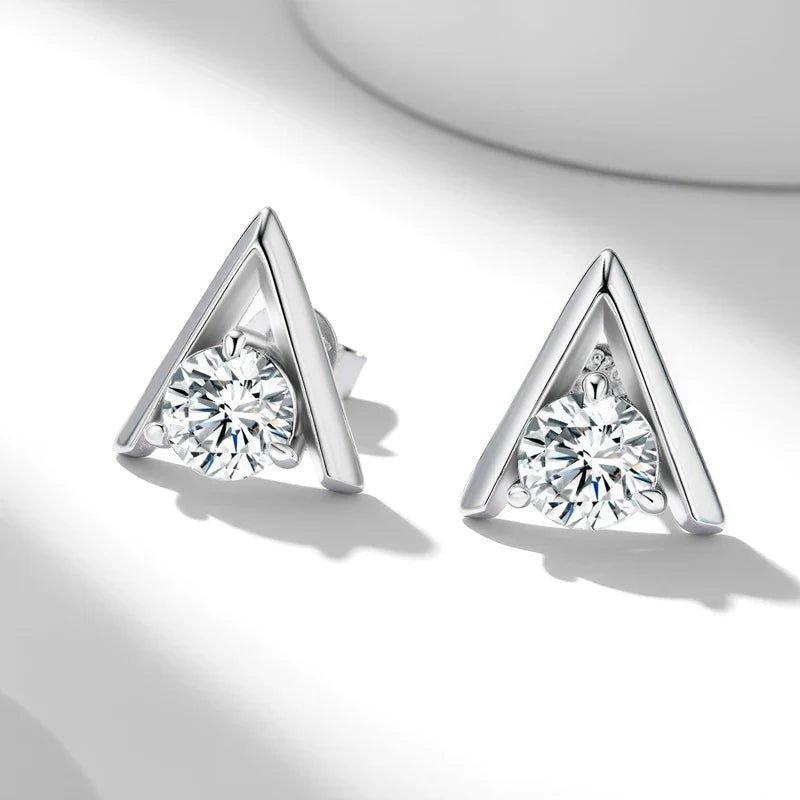 Boucles d'oreilles clous unisexe en argent sterling 925 en forme de V, serties de moissanite 2 carats (1 carat x 2)
