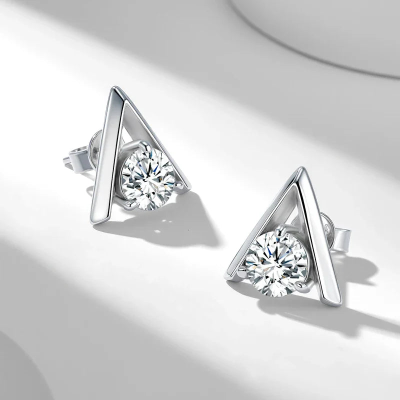 Boucles d'oreilles clous unisexe en argent sterling 925 en forme de V, serties de moissanite 2 carats (1 carat x 2)
