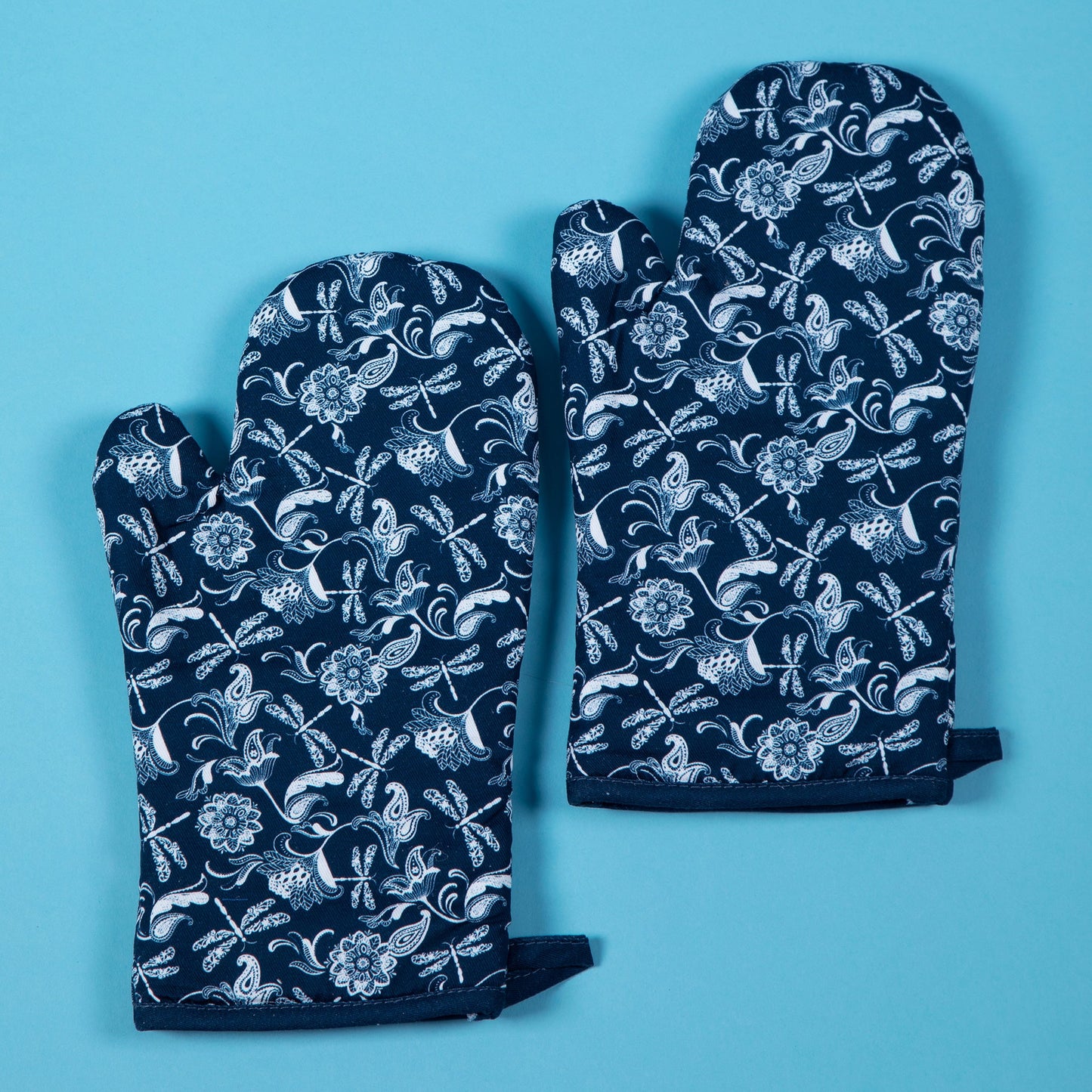 Distinctly Designed Oven Mitts - Set of 2