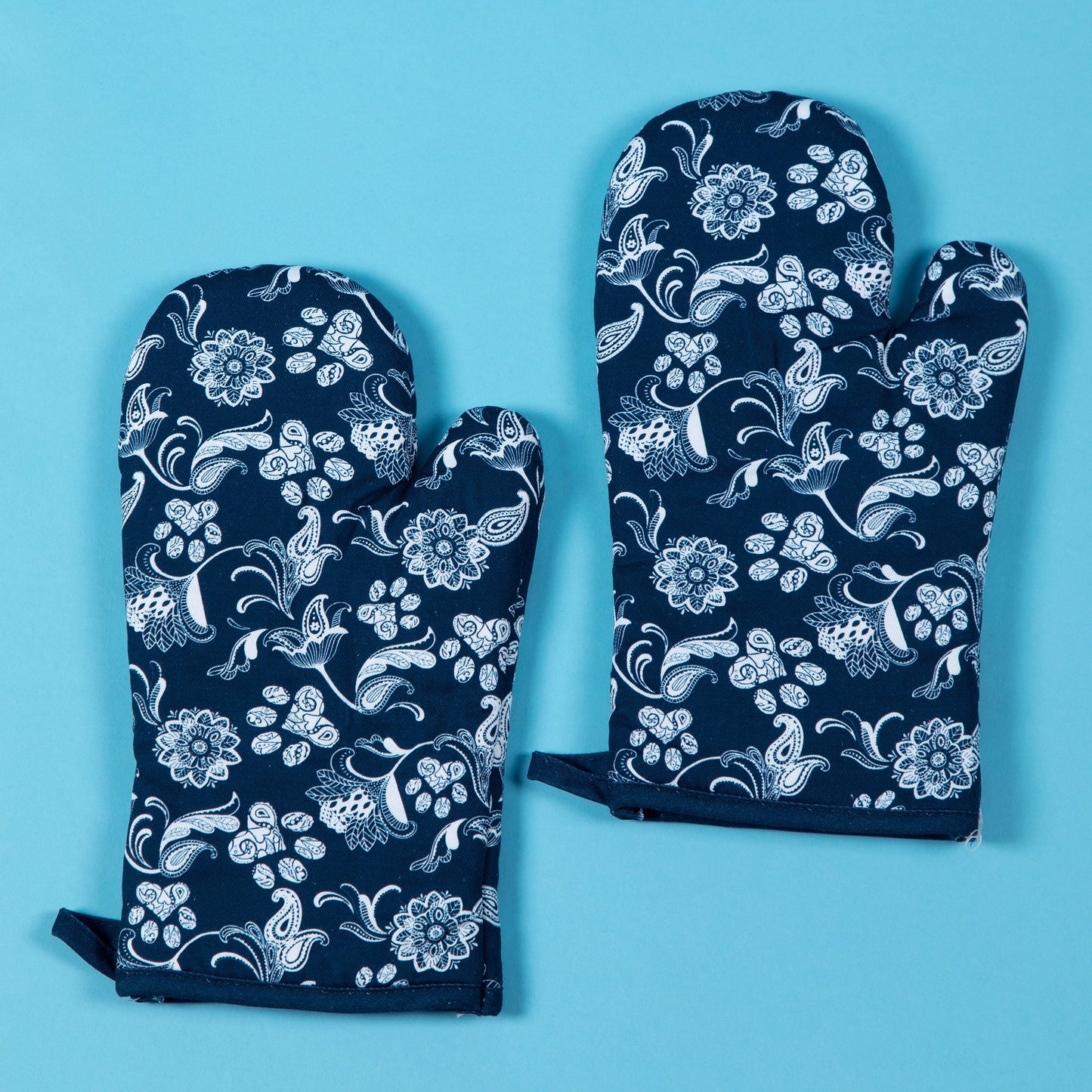 Distinctly Designed Oven Mitts - Set of 2