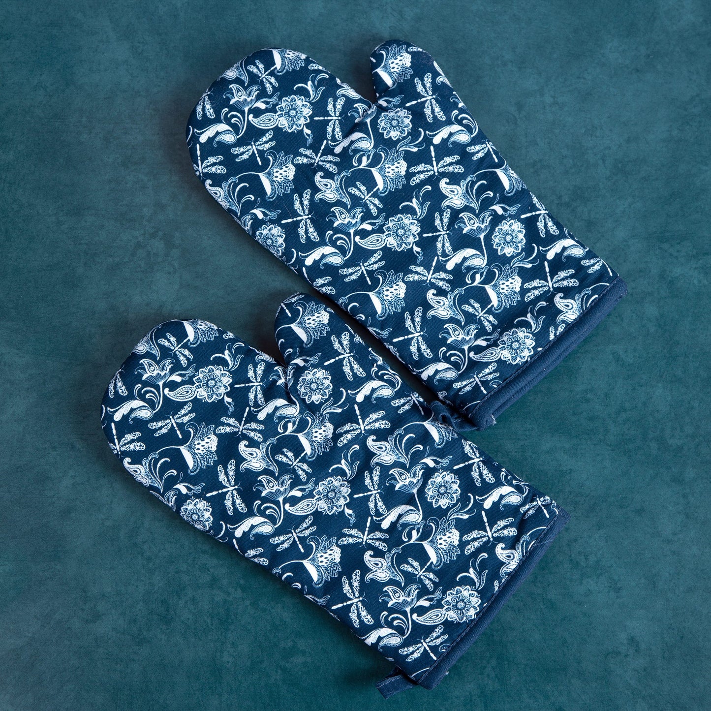 Distinctly Designed Oven Mitts - Set of 2