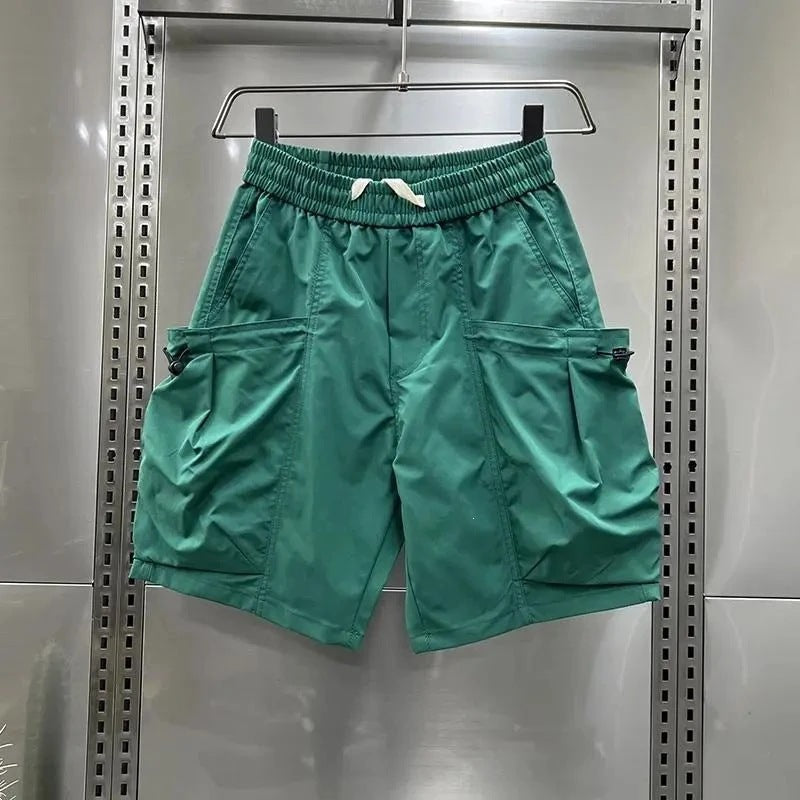 Comfortable Utility Fivequarter Pants With An American Vibe
