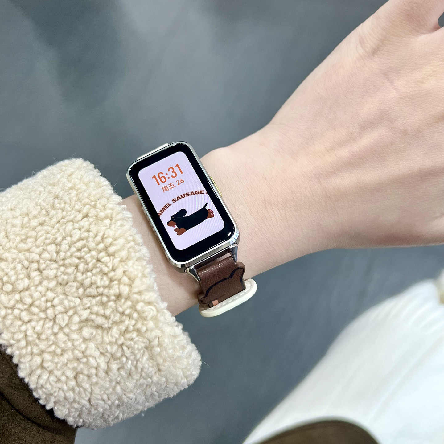 Personality Boys And Girls Change Watchbands In Autumn And Winter