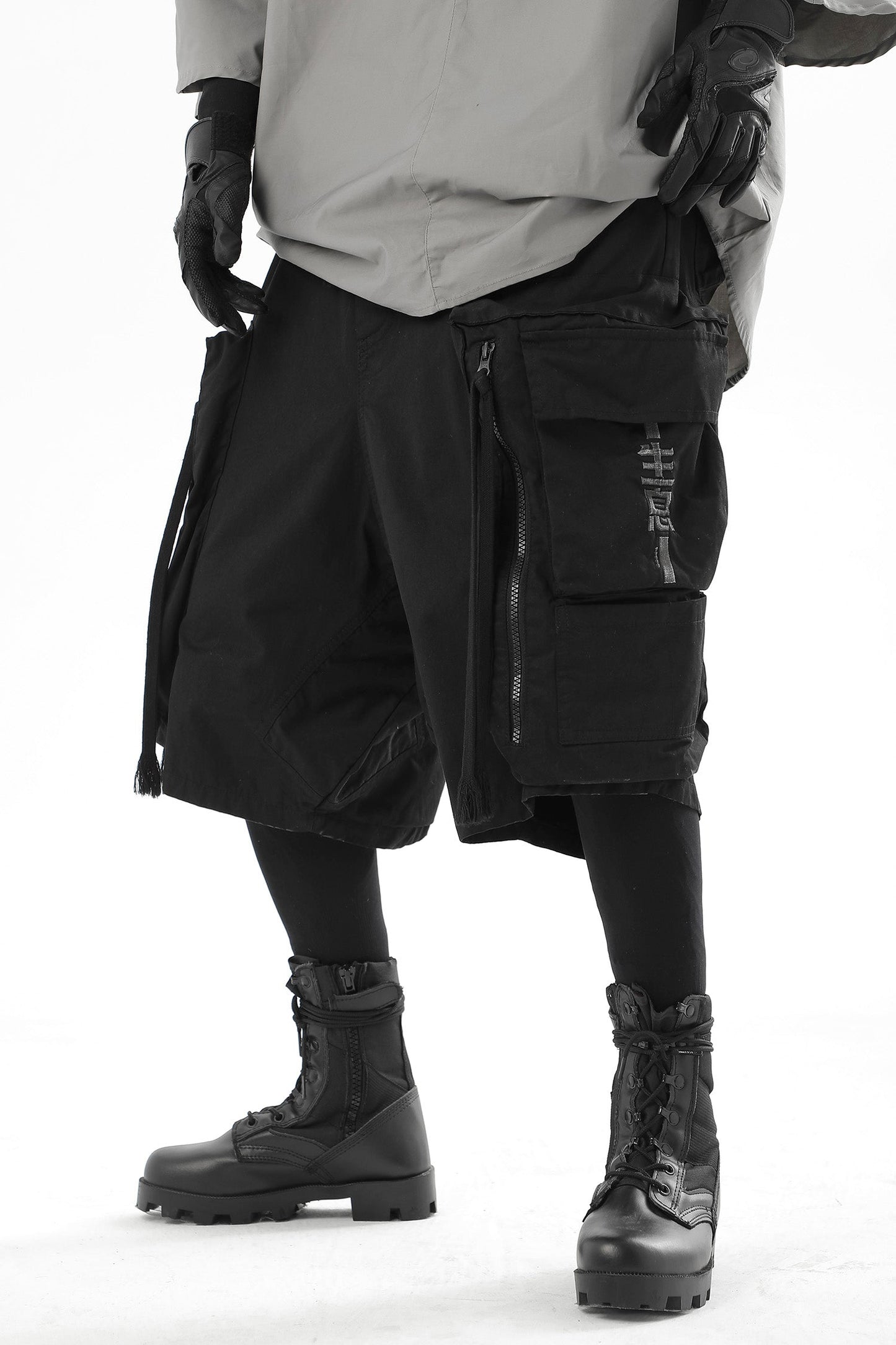 Shorts Nemesis JX « Sérieux en Affaires »