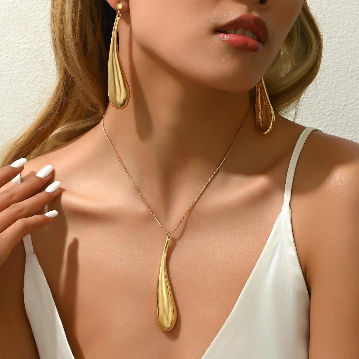 New Arrival Cross-border European American Women Jewelry Set, Niche Light Luxury Water Drop Design Drop Earrings & Matching Clavicle Necklace, Versatile Daily Neck Ear Ornaments For Ladies