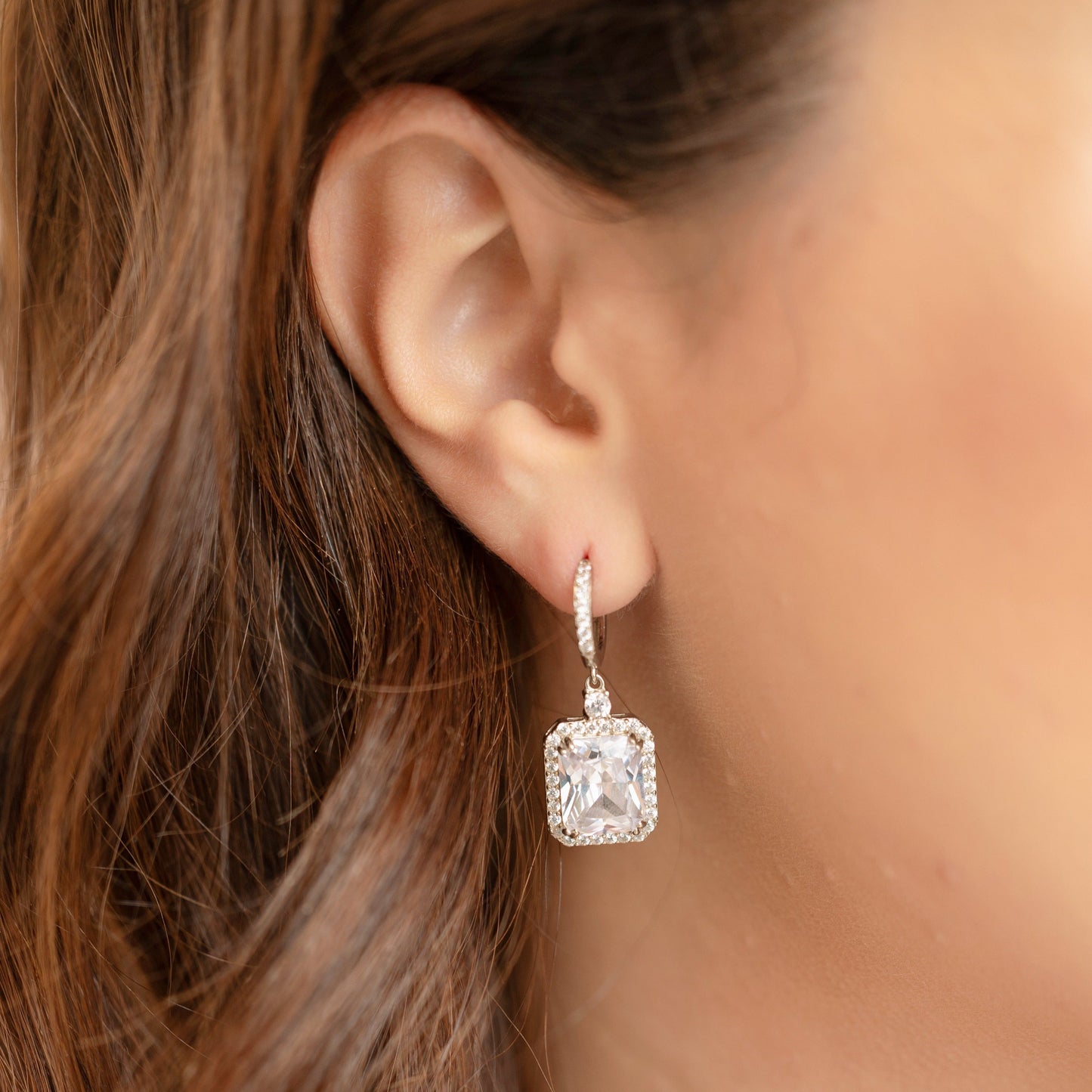 Boucles d'oreilles halo taille émeraude en argent - Idéales du matin au soir
