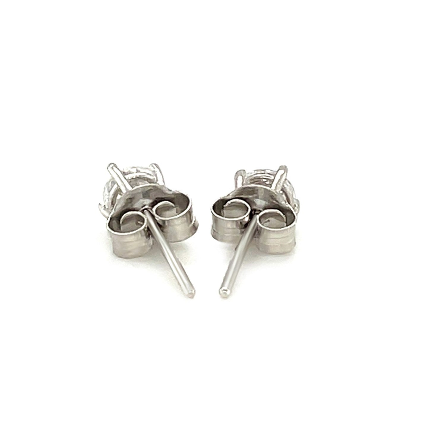 Boucles d'oreilles clous en argent sterling avec zircons cubiques blancs facettés (4 mm)