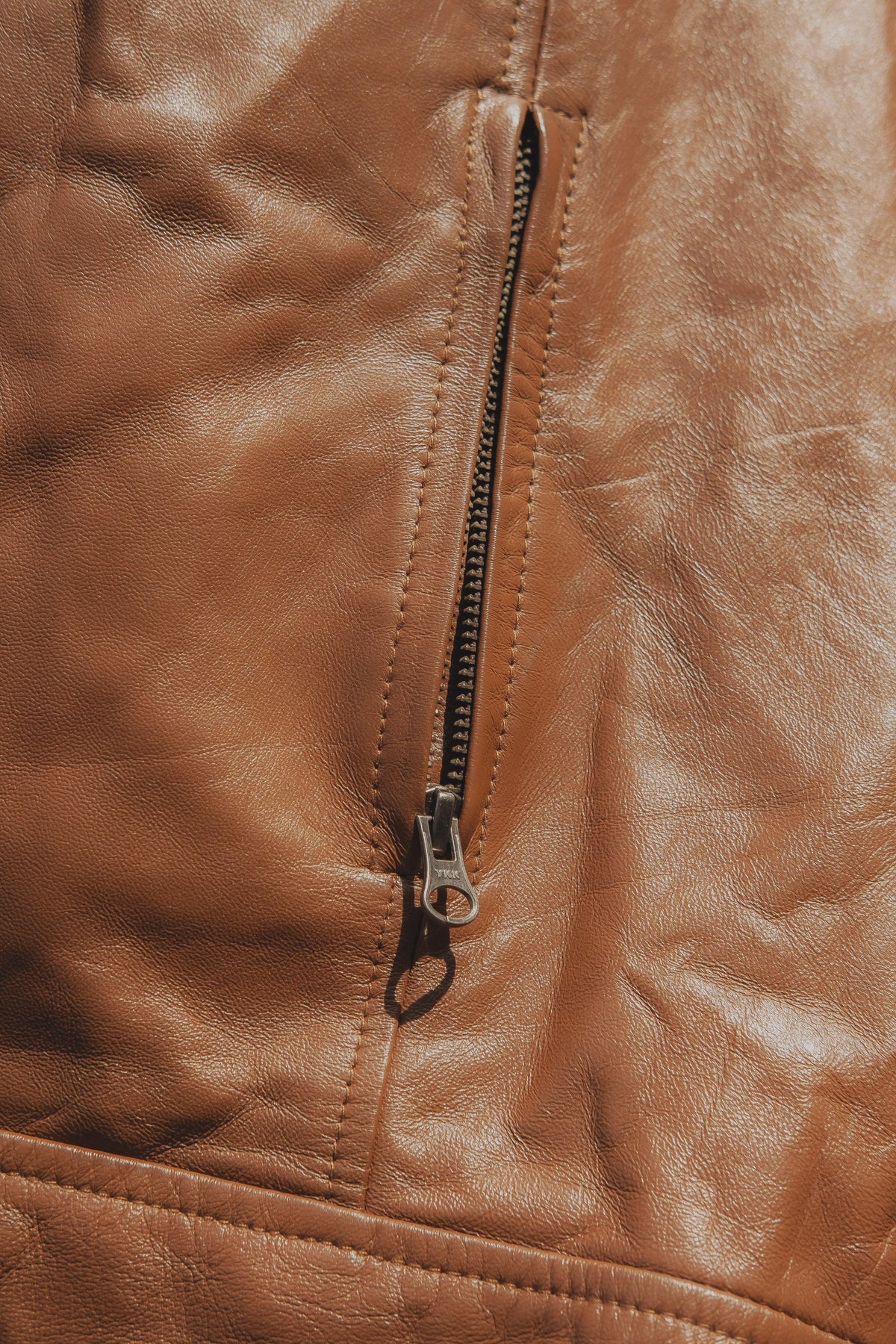 Le blouson en cuir marron Wilkinson