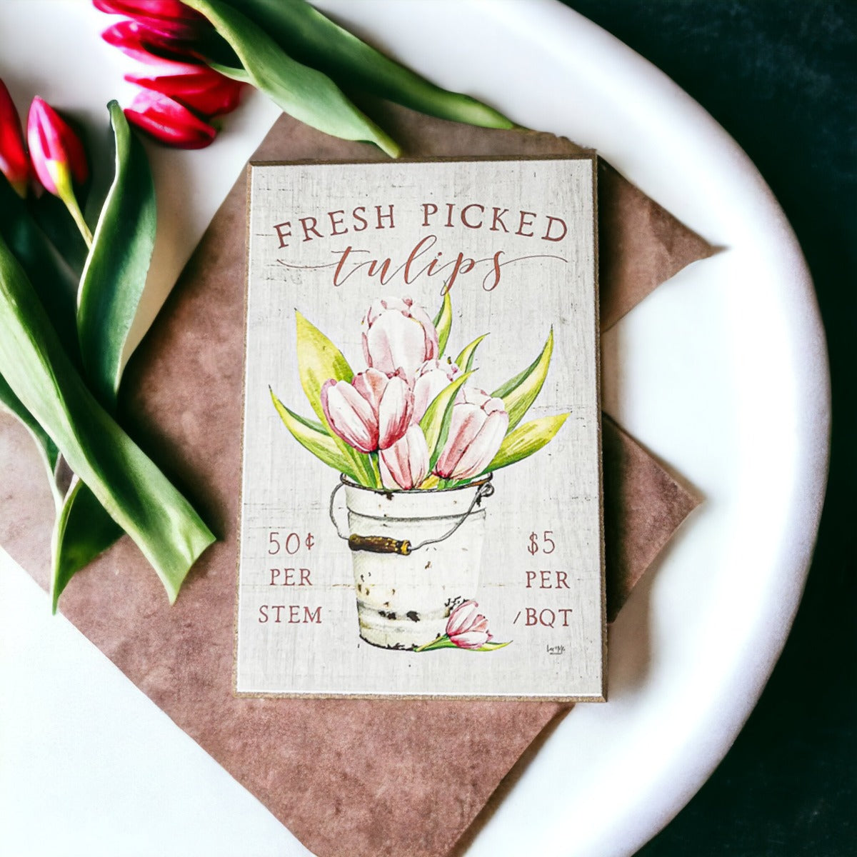Panneau en bois « Fresh Tulips » – Décoration florale de ferme rustique pour printemps/été, à poser sur une étagère