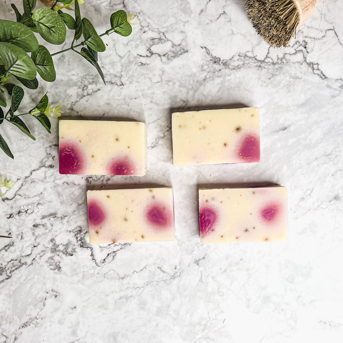 Savon en barre Pétales de rose Petal Dance - Parfum floral doux et musqué, Savon de bain fait main