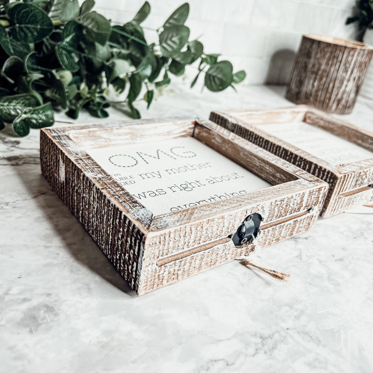 Lustiges doppelseitiges 6-Zoll-Holzschild für Mama, Tischplakette, Heimdekorationsgeschenk für Mutter