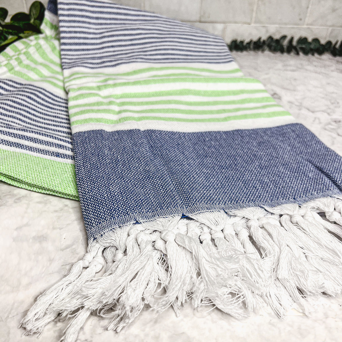 Serviette de plage/bain Peshtemal légère en coton 180GSM avec franges Pop Of Summer