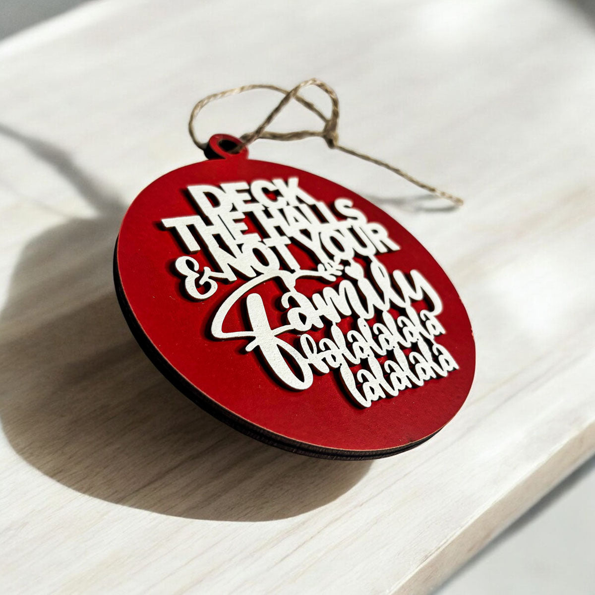 Unvollkommene Deck The Halls 3D handgefertigte Holz-Weihnachtsornament-Set limitierte Auflage Hängedekoration