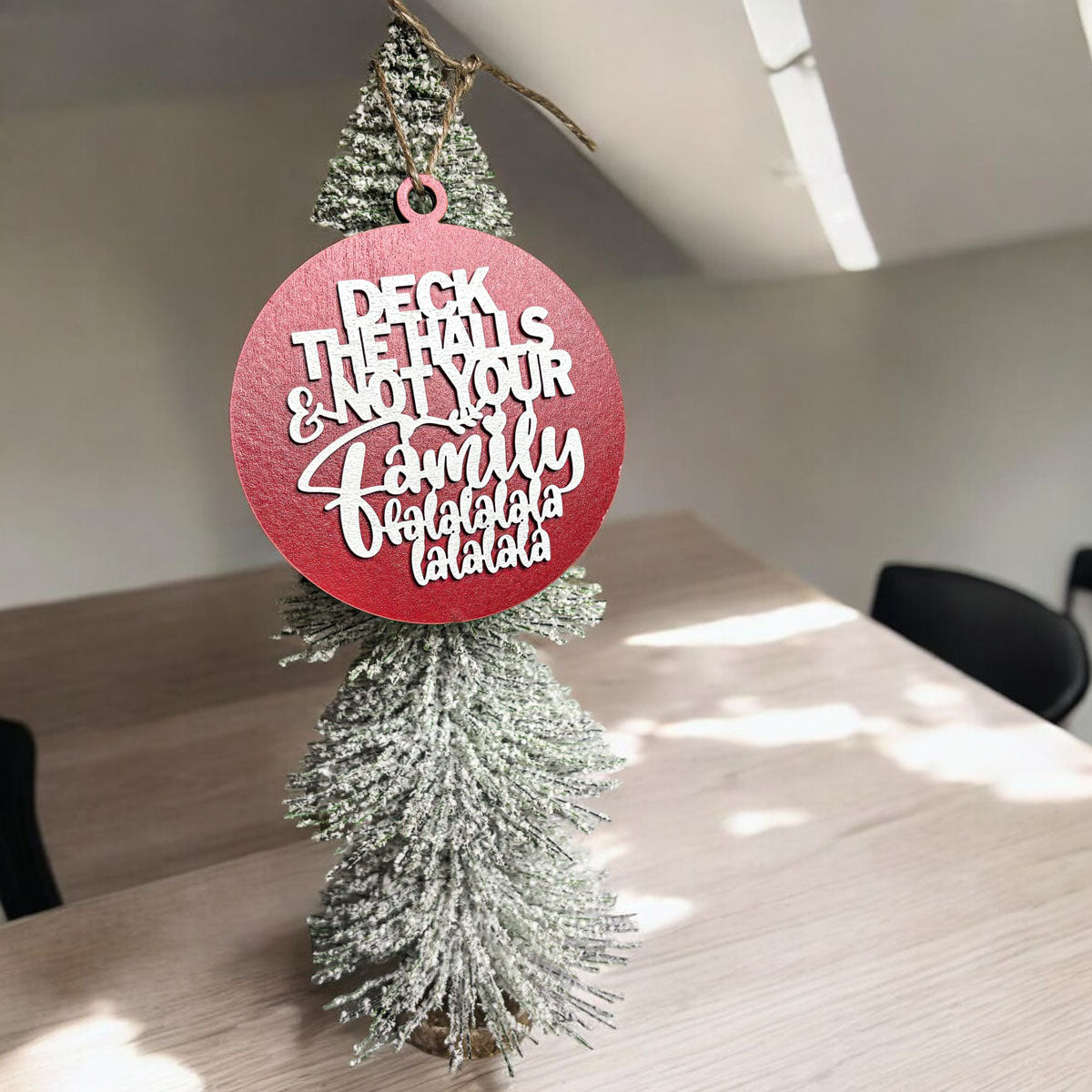 Unvollkommene Deck The Halls 3D handgefertigte Holz-Weihnachtsornament-Set limitierte Auflage Hängedekoration