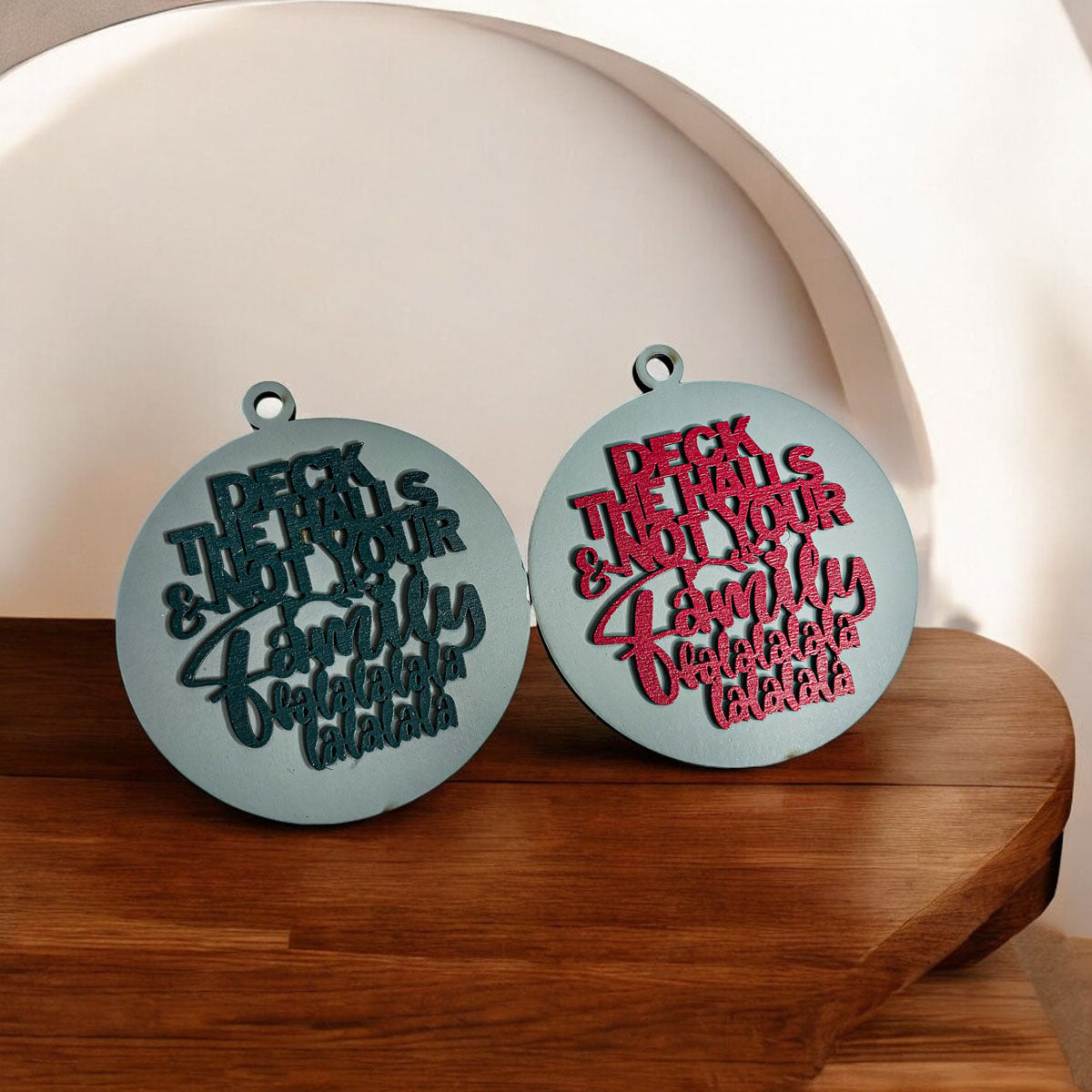 Unvollkommene Deck The Halls 3D handgefertigte Holz-Weihnachtsornament-Set limitierte Auflage Hängedekoration