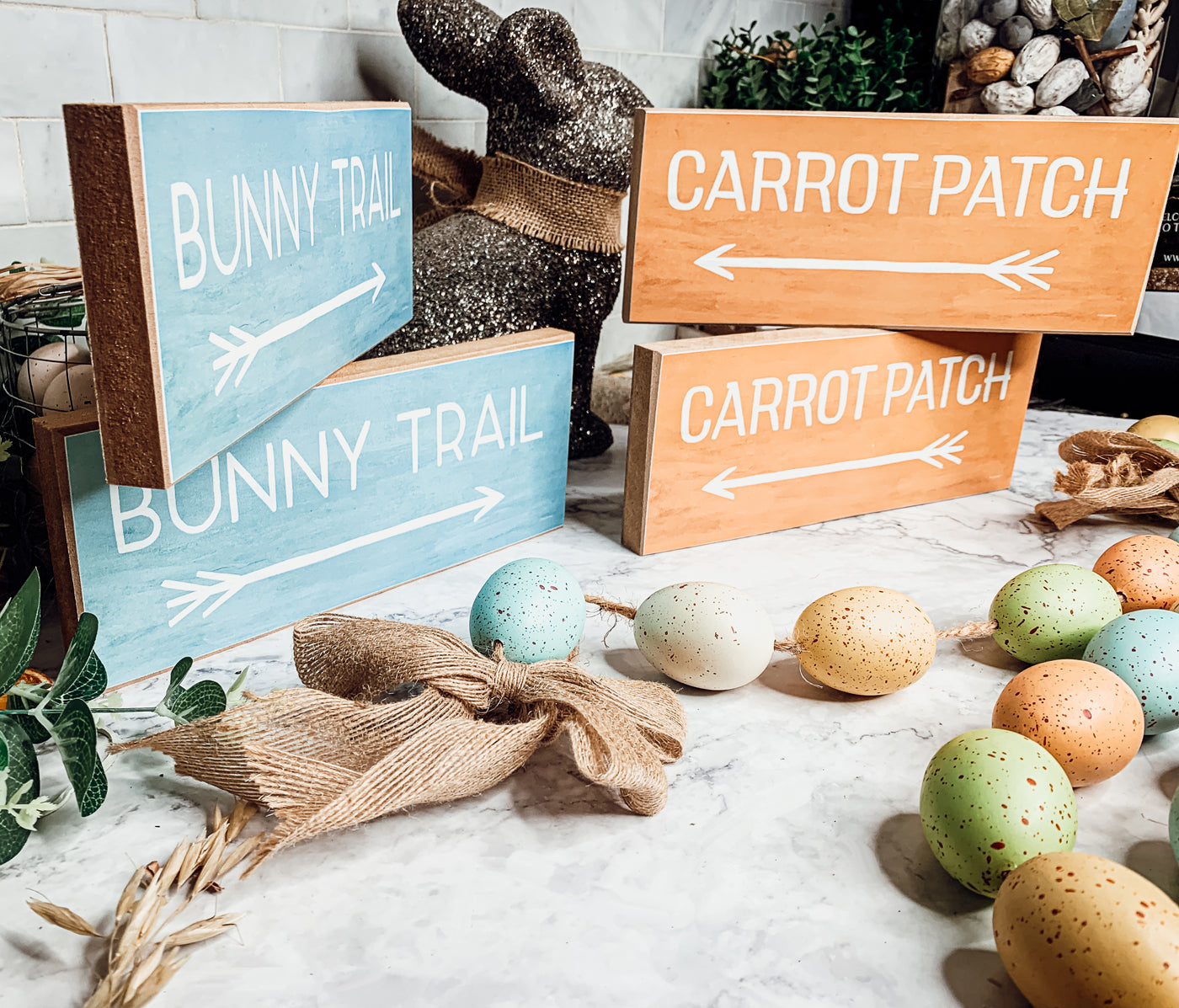 Panneaux de Pâques en Bois en Forme de Carottes "Bunny Trail" Édition Limitée Décoration de Printemps Pastel