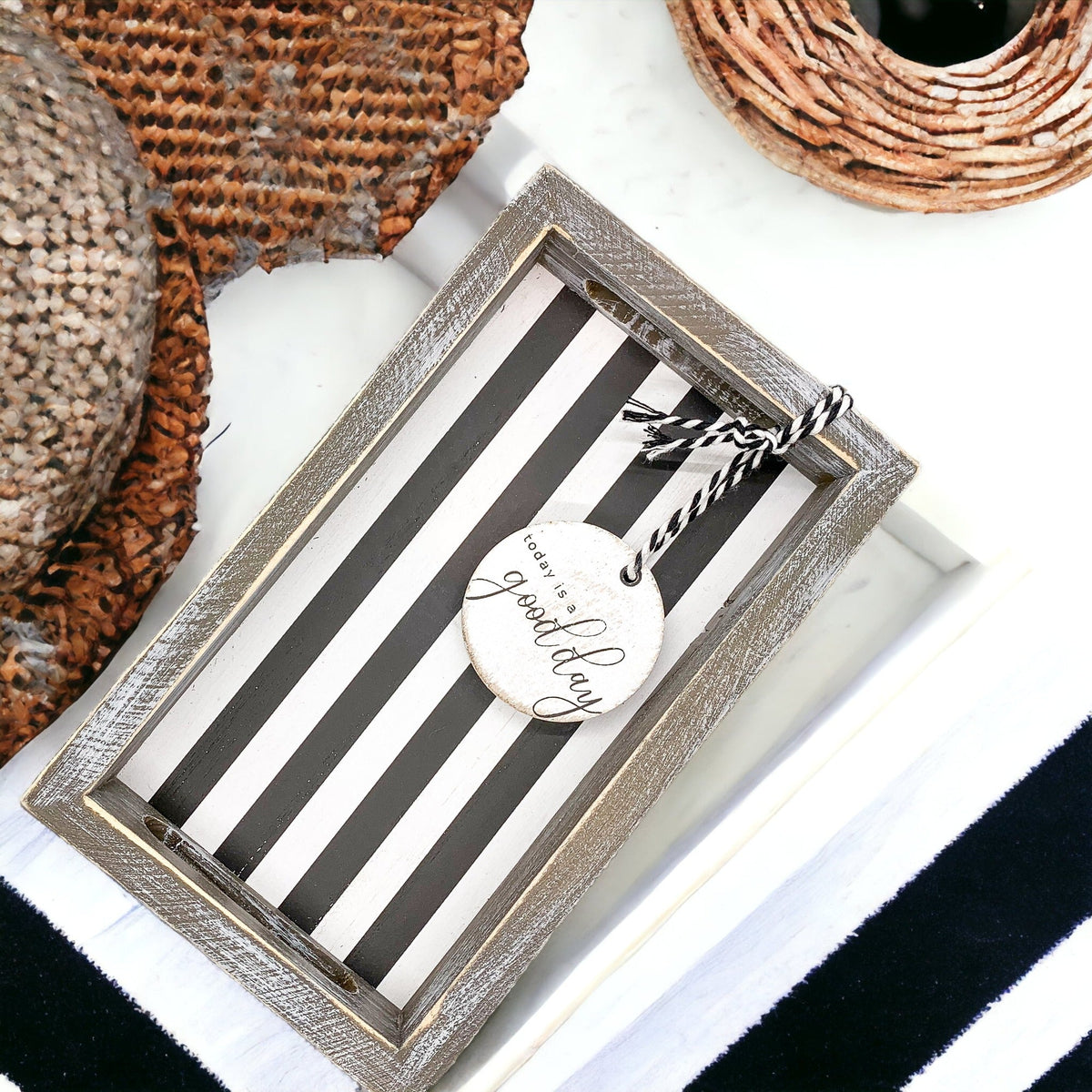 Landhausstil Moderne Holzschale Schwarz-Weiß Gestreift Dekorative Servierschale 25,4 x 15,2 x 3,8 cm