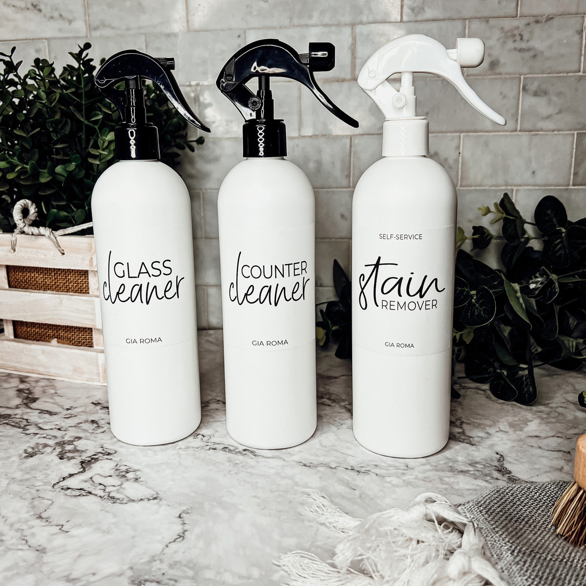 Bouteilles vaporisatrices en plastique de 473 ml avec étiquettes blanches ou noires imperméables