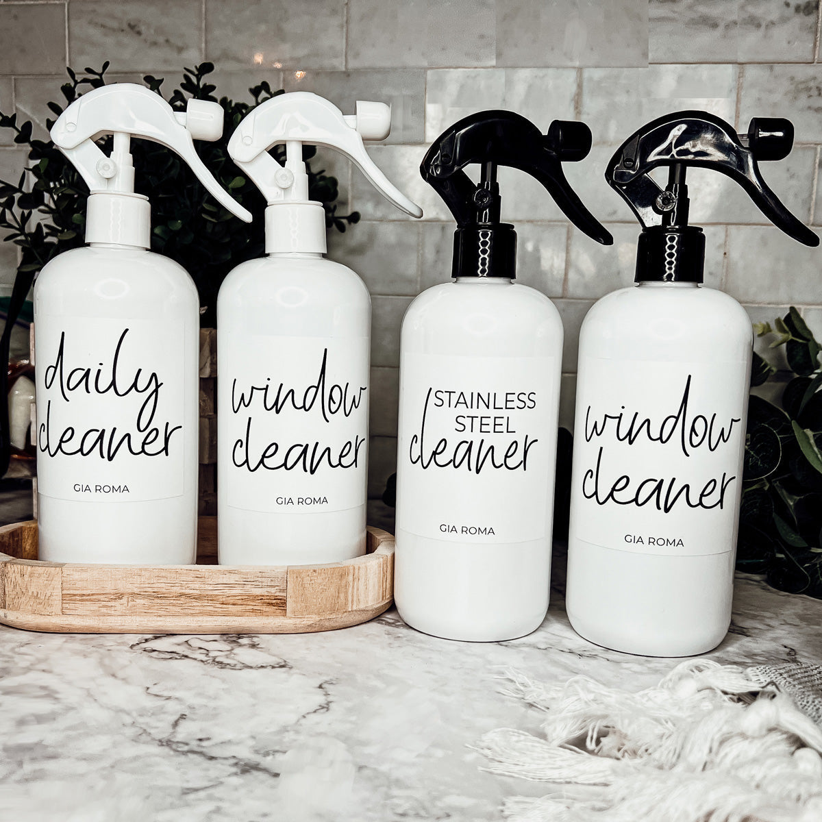 Bouteilles vaporisatrices en plastique de 473 ml avec étiquettes blanches ou noires imperméables