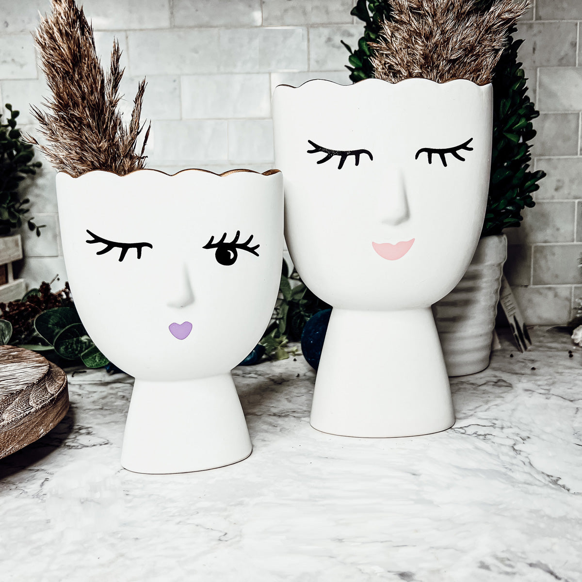Lot de 2 vases en porcelaine Coquette, vases en céramique Clin d'œil et Sourire avec bordure dorée, décoration de coiffeuse fine