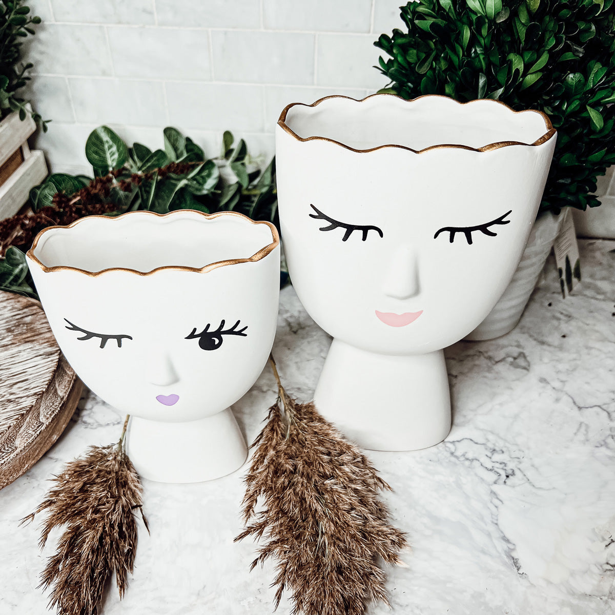 Lot de 2 vases en porcelaine Coquette, vases en céramique Clin d'œil et Sourire avec bordure dorée, décoration de coiffeuse fine