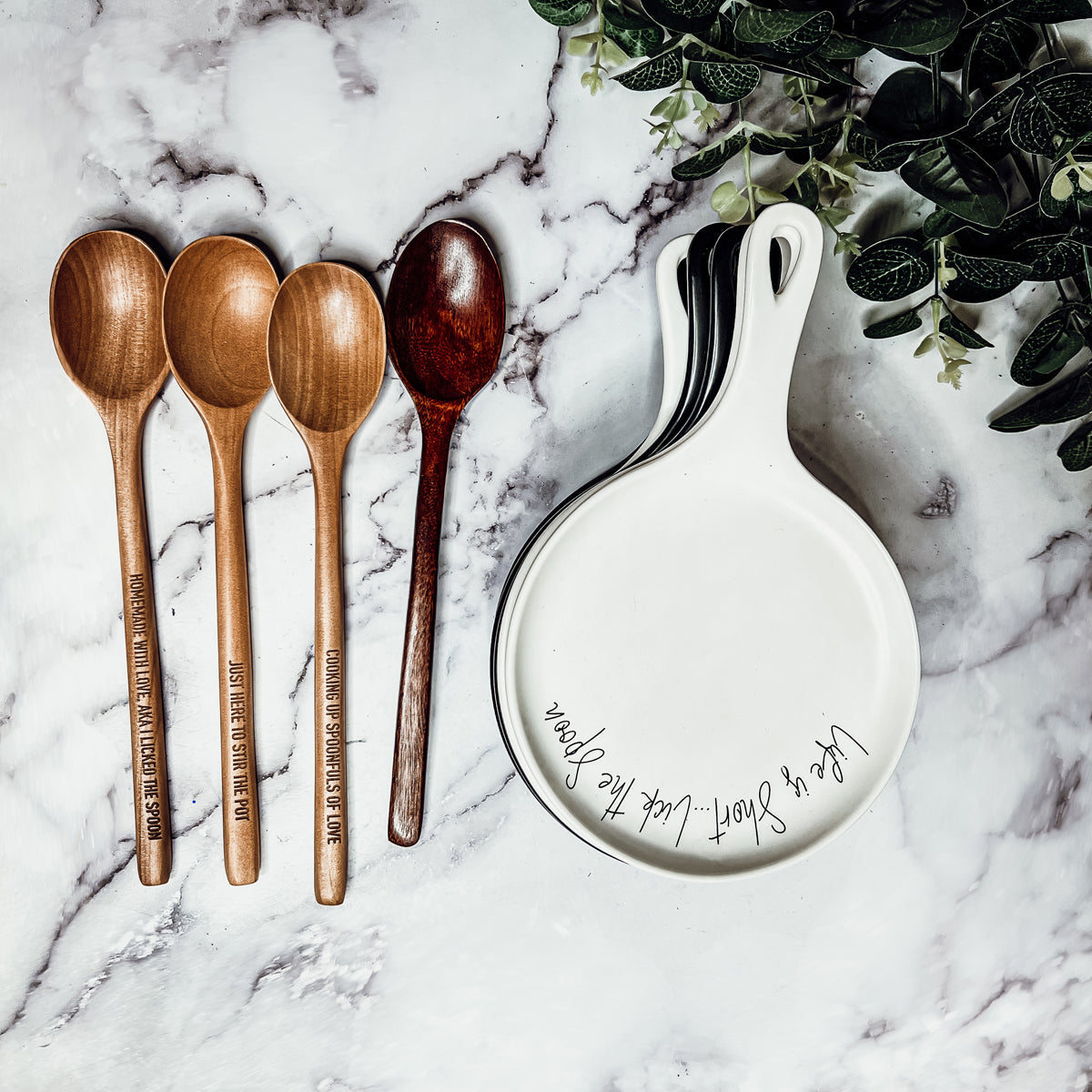 Löffelablage und Holzlöffel-Set, Farbauswahl, individuelles Zitat, Küchengeschenk
