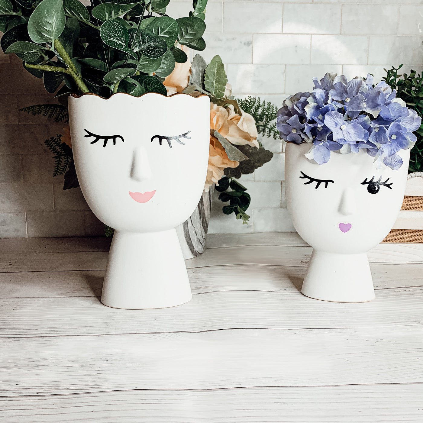 Lot de 2 vases en porcelaine Coquette, vases en céramique Clin d'œil et Sourire avec bordure dorée, décoration de coiffeuse fine