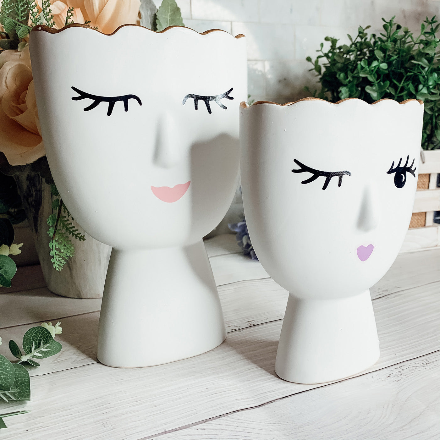 Lot de 2 vases en porcelaine Coquette, vases en céramique Clin d'œil et Sourire avec bordure dorée, décoration de coiffeuse fine