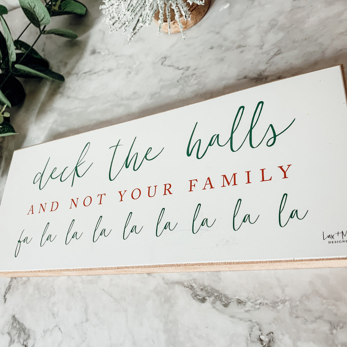 Plaque en bois de Noël humoristique "Deck The Halls" faite à la main pour tablettes et manteaux de cheminée 10x4x1 Rouge Vert