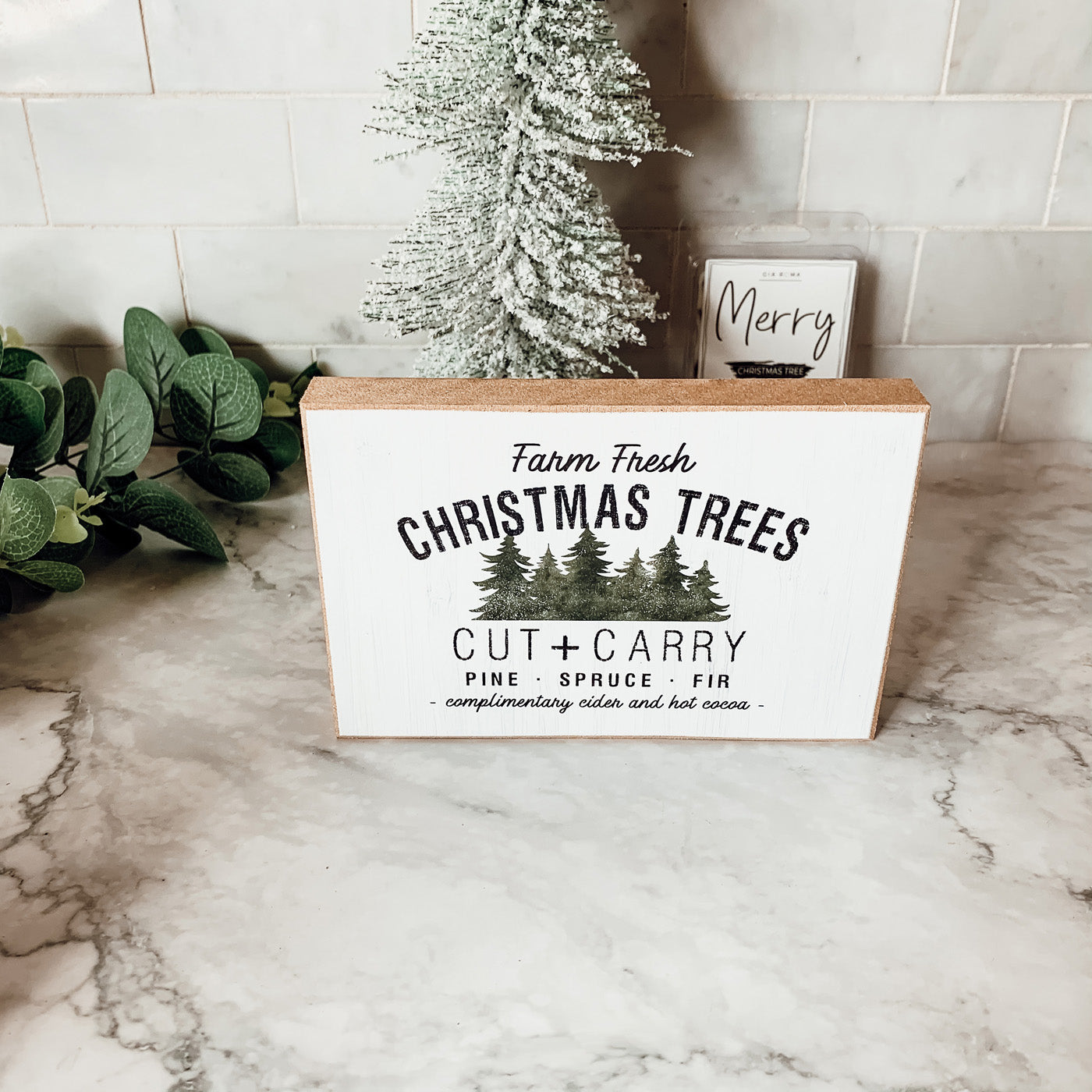 Panneau décoratif rustique en bois « Farm Fresh Christmas Trees Cut And Carry » 15 x 10 x 2,5 cm, décoration de Noël et d'hiver