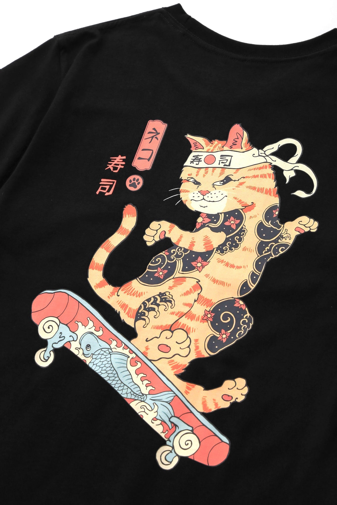 YeT019 T-shirt chat Neko en skateboard
